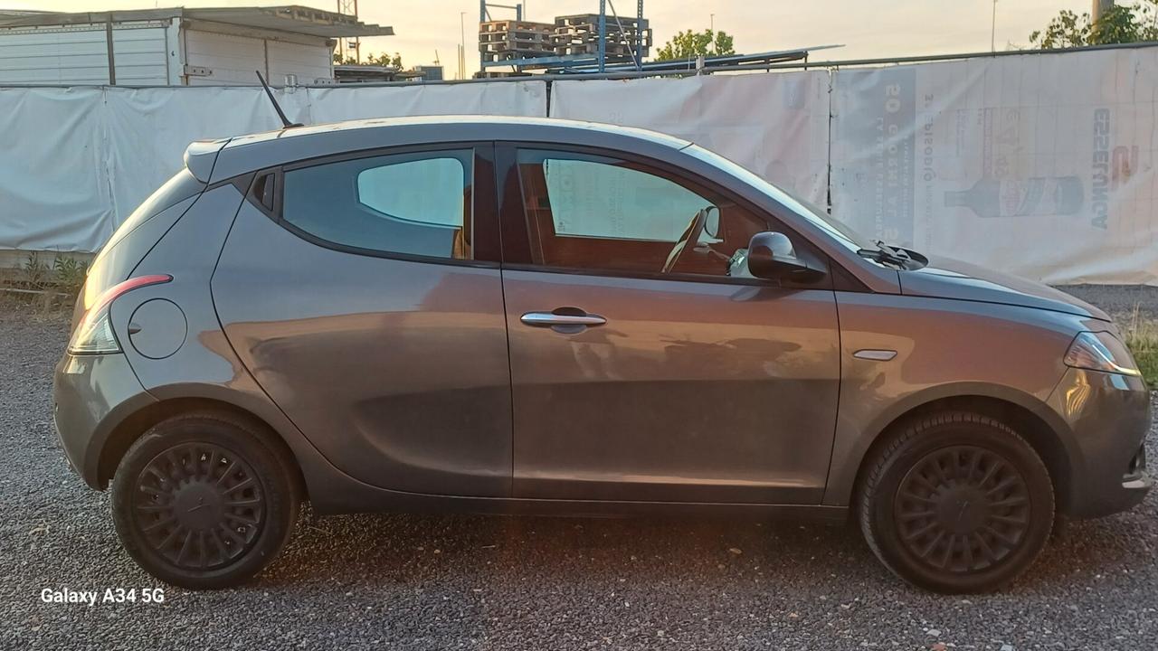 Lancia Ypsilon FireFly 5 porte S&S Hybrid UnYca