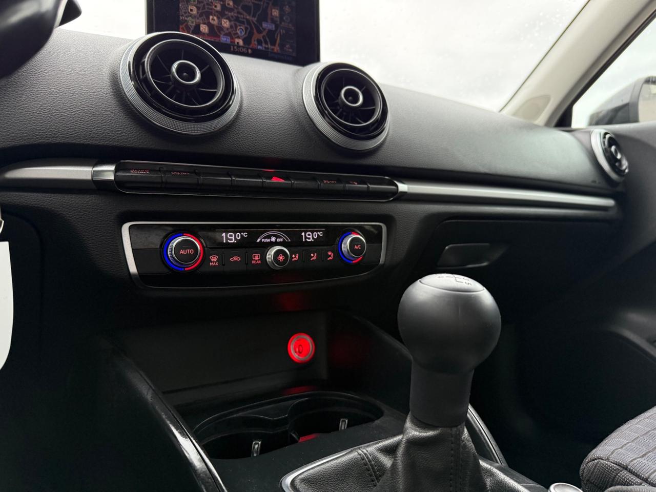 Audi A3 Restayling 1.6 TDI SportBack Full Full