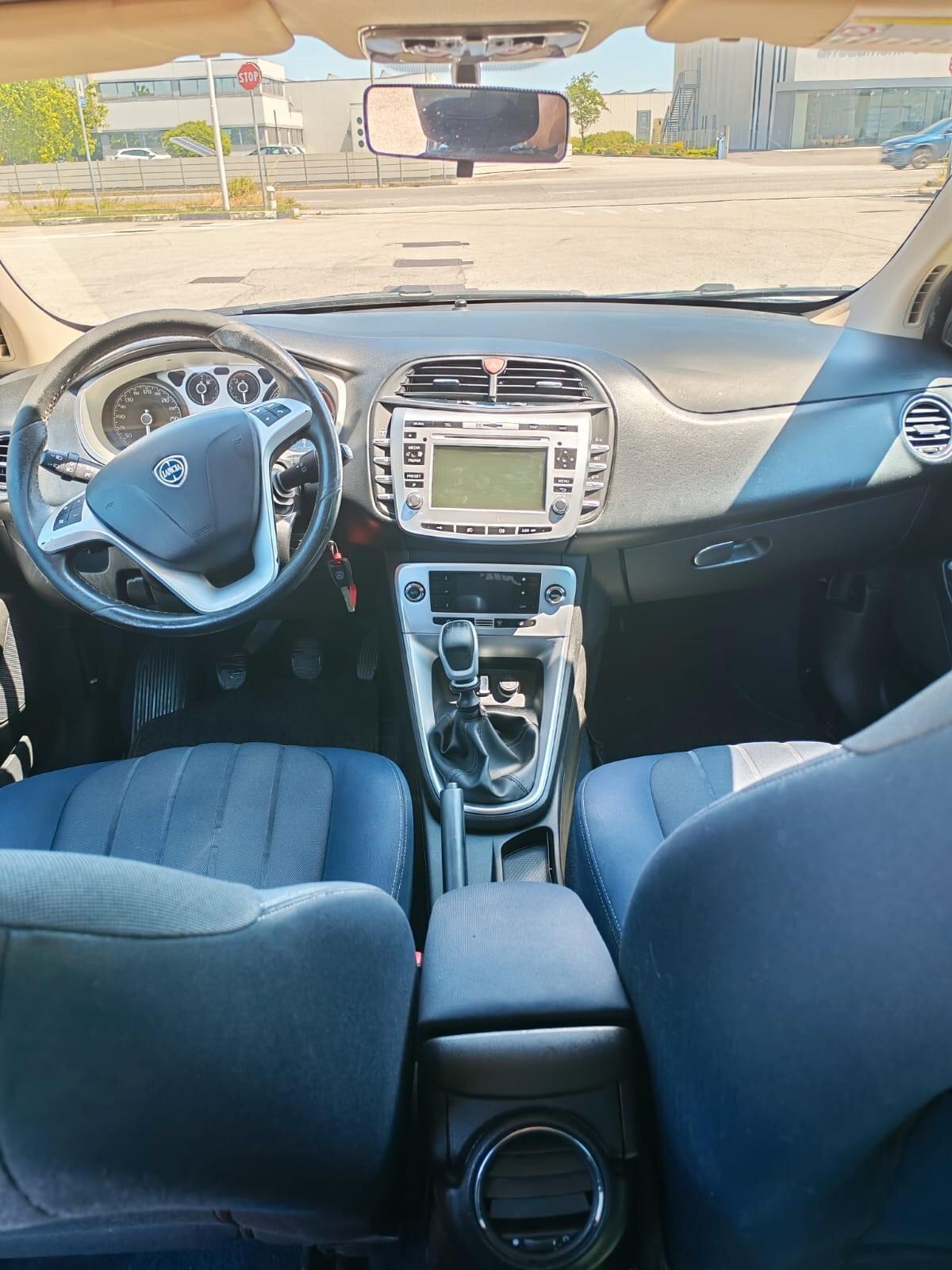 Lancia Delta 1.6 MJT DPF Silver
