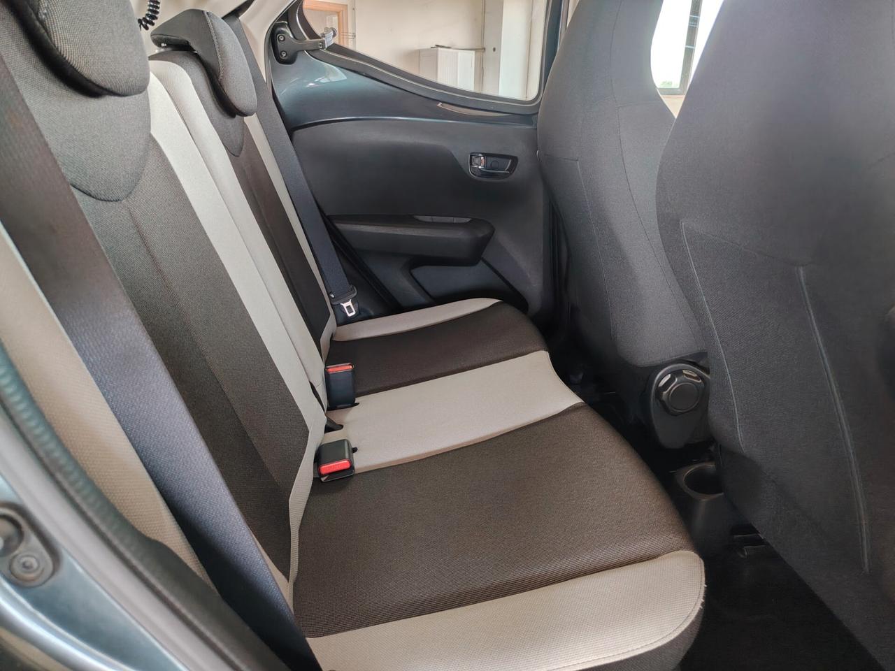 Toyota Aygo 1.0 VVT-i 69 CV 5 porte x-wave MMT