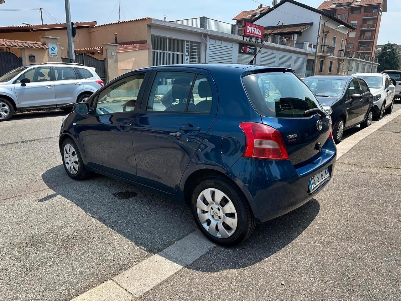 Toyota Yaris 1.0 5 porte
