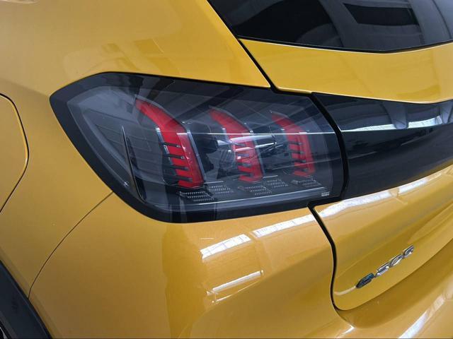 PEUGEOT 208 motore elettrico 136 CV 5 porte GT Pack