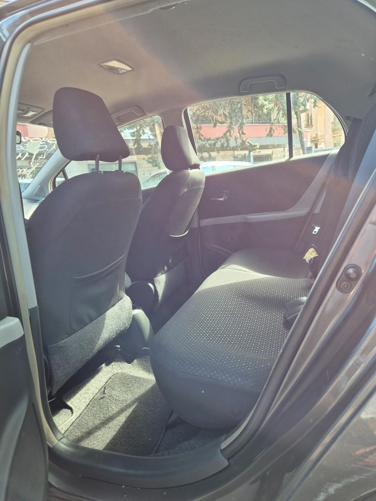 Toyota Yaris 1.0 5 porte Sol