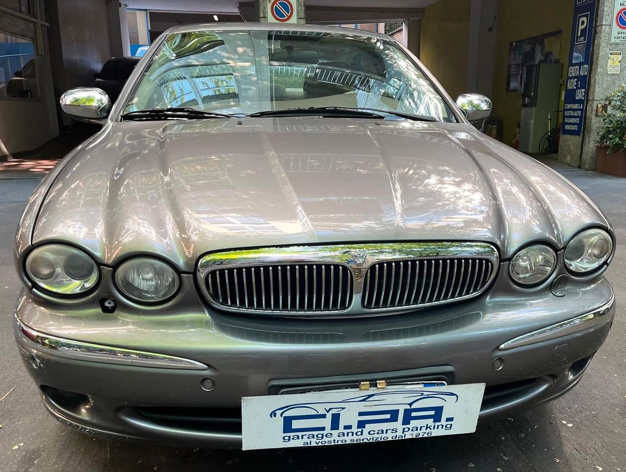 Jaguar X-Type 2.5 V6 24V cat Executive