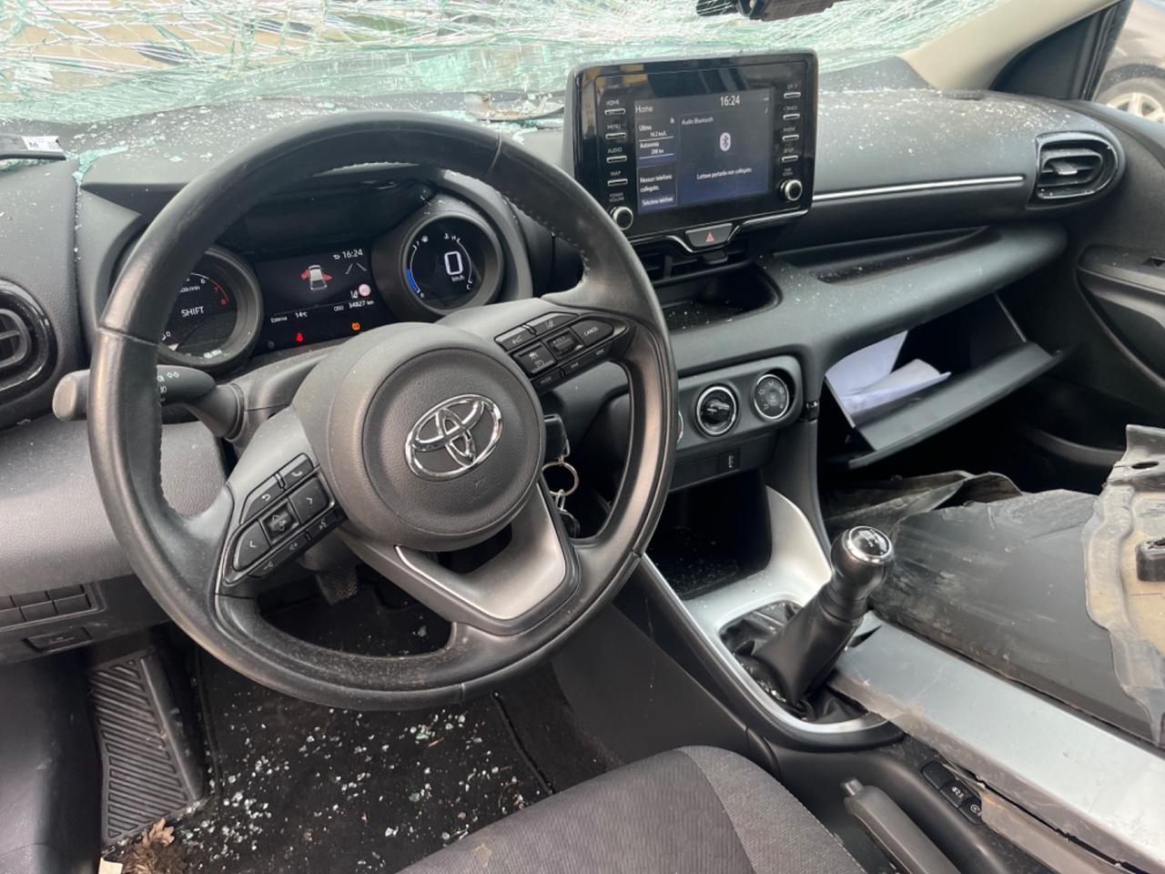 Toyota Yaris 1.0 5 porte 2022 sinistrata