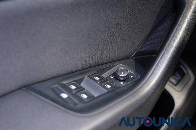 VOLKSWAGEN Passat Variant 1.6 TDI SCR DSG R-LINE BMT