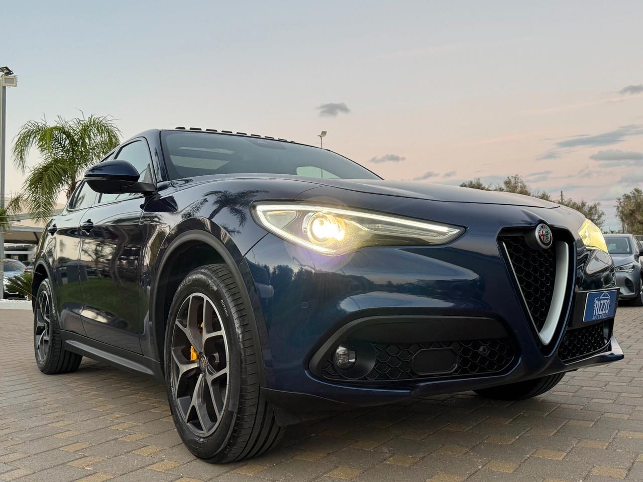 Alfa Romeo Stelvio 2.2 T 210 CV SPORT TETTO PELLE NAVI BLU MISANO