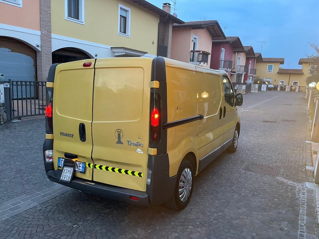 Renault Trafic T27 1.9 dCi/82CV PC-TN Furgone