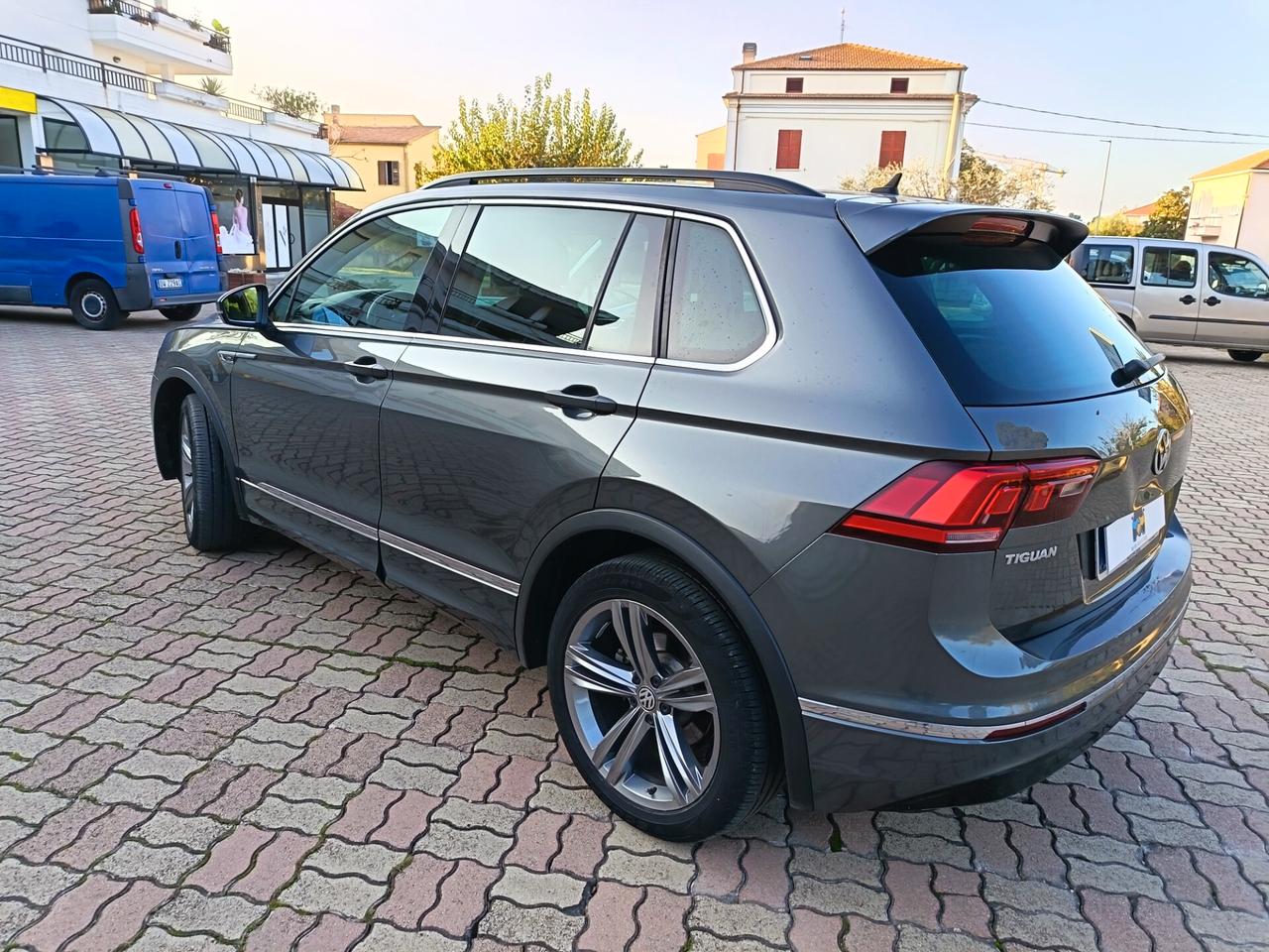 Volkswagen Tiguan 2.0 BiTDI SCR DSG 4MOTION Advanced R-Line BMT
