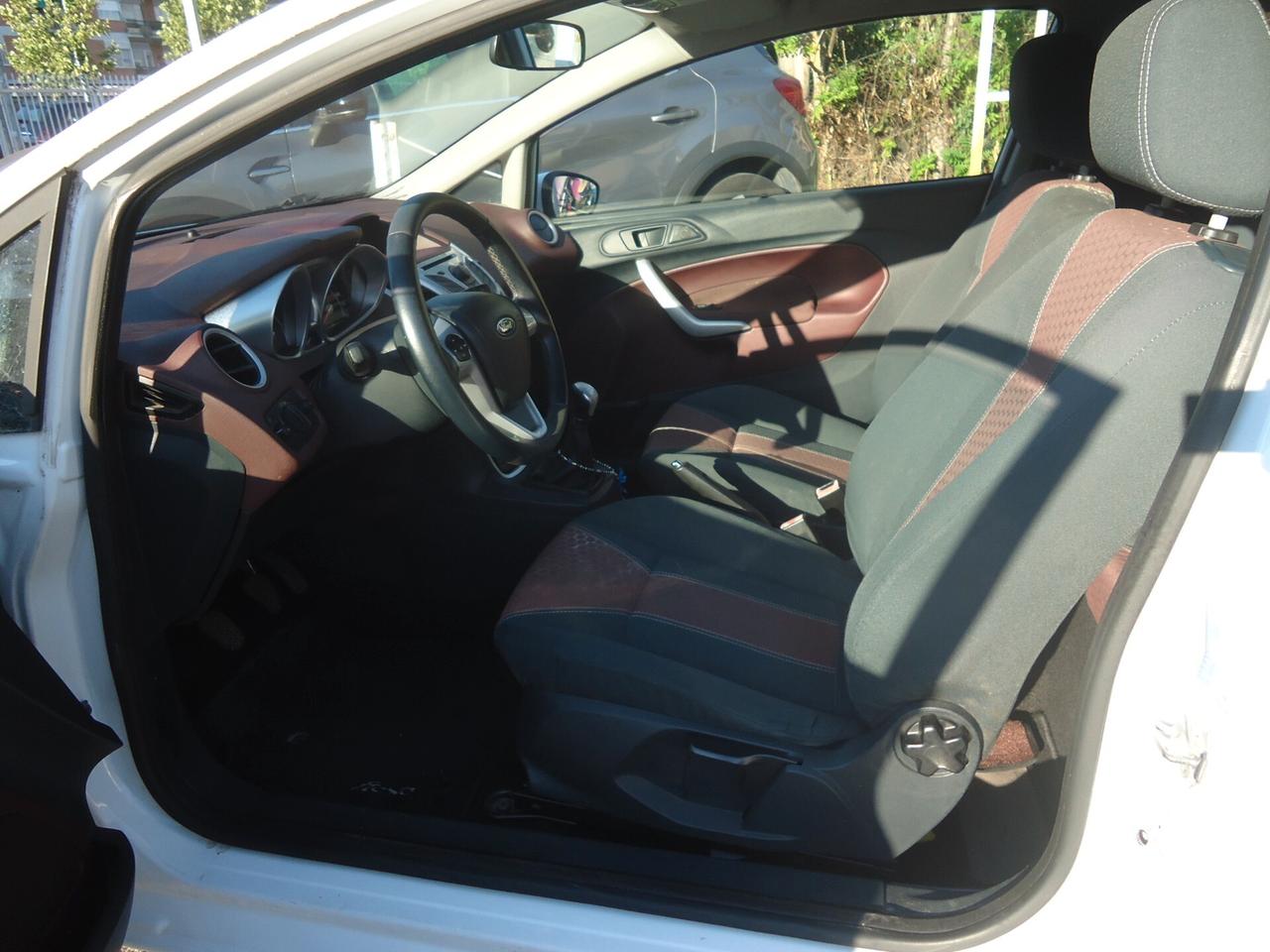 Ford Fiesta 1.4 3 porte Bz.- GPL Titanium