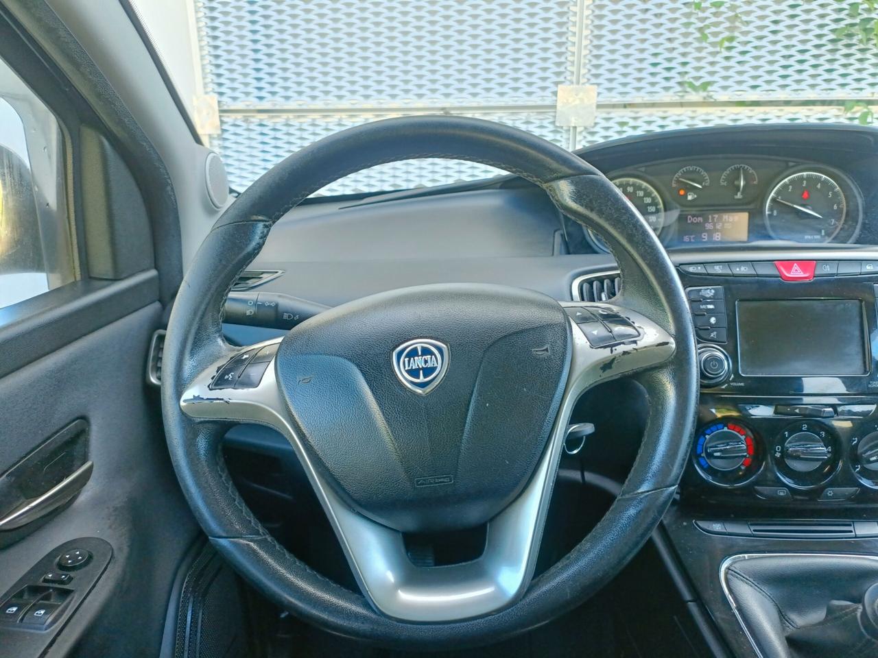 Lancia Ypsilon 1.2 69 CV 5 porte Gold