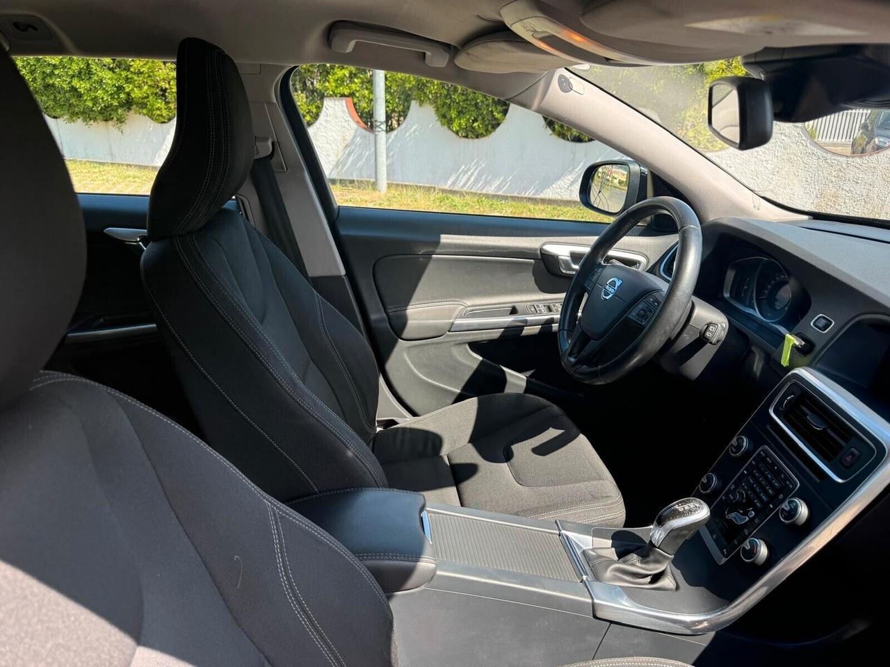Volvo V60 D2 Geartronic Summum