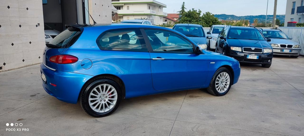 Alfa Romeo 147 1.6 16V TS (105) 3 porte Black Line