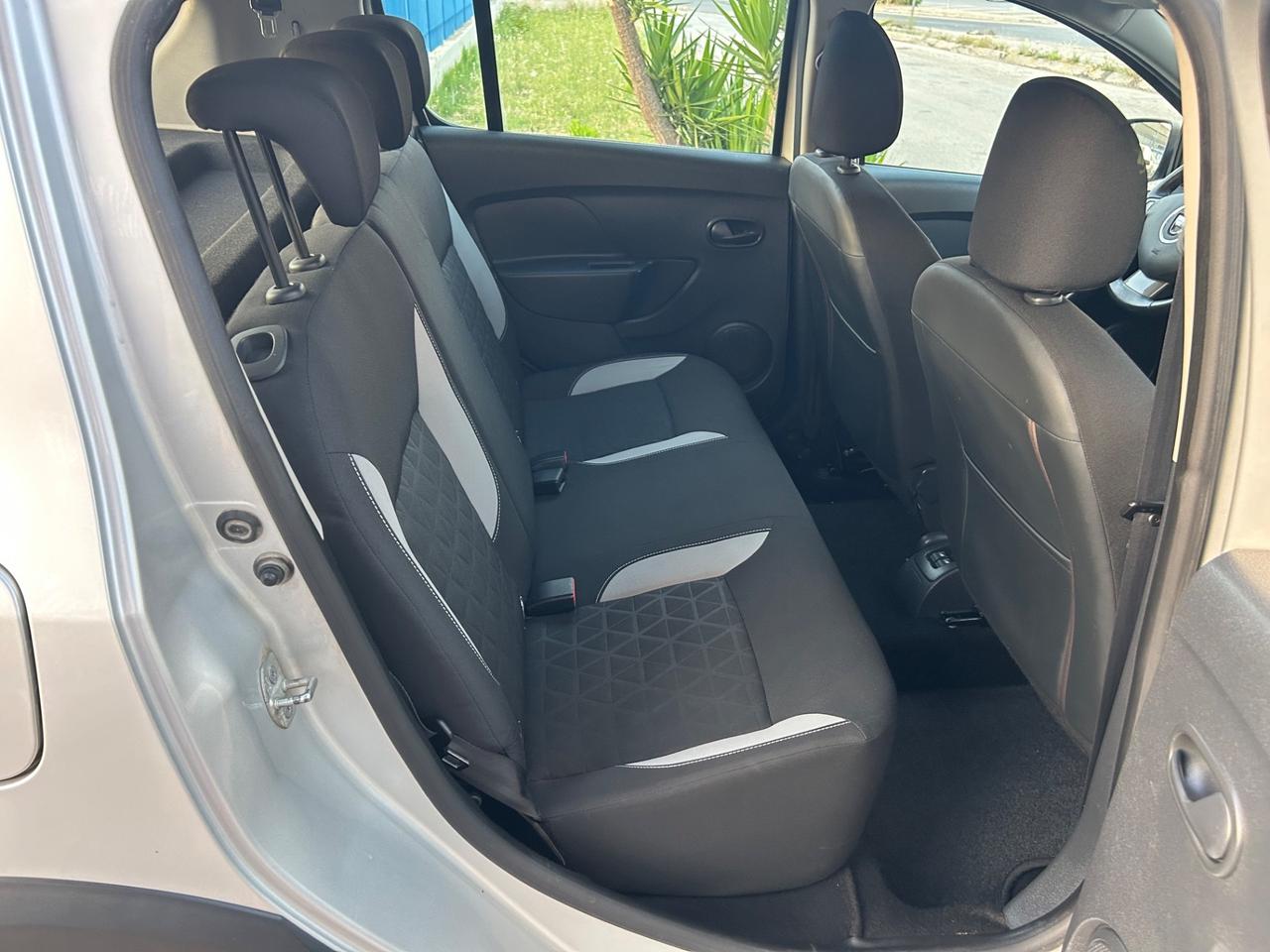 Dacia Sandero Stepway 1.5 dCi 90 cv 2013