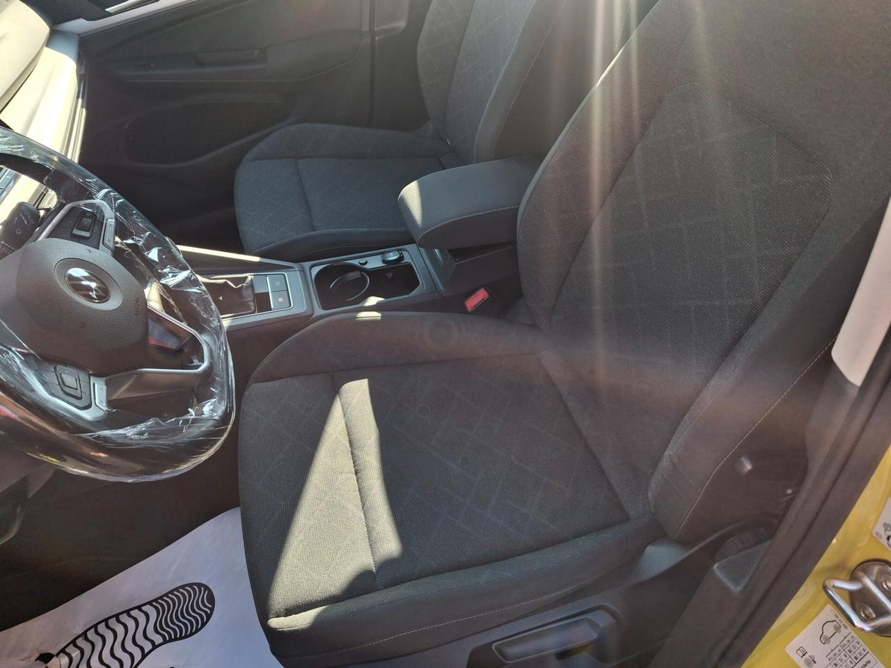 Volkswagen Golf 1.0 TSI EVO Life adatta anche neopatentati