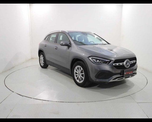 MERCEDES-BENZ GLA 200 d Automatic Business Extra