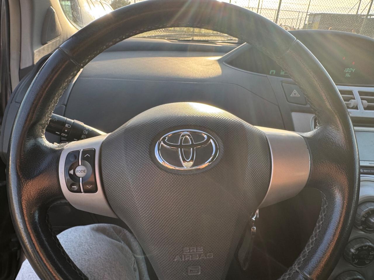 Toyota Yaris 1.3 5 porte M-MT Navi