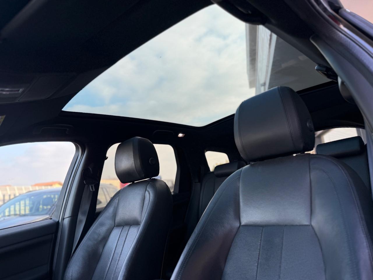 7 POSTI Land Rover Discovery Sport 2.2 TD4 HSE Luxury