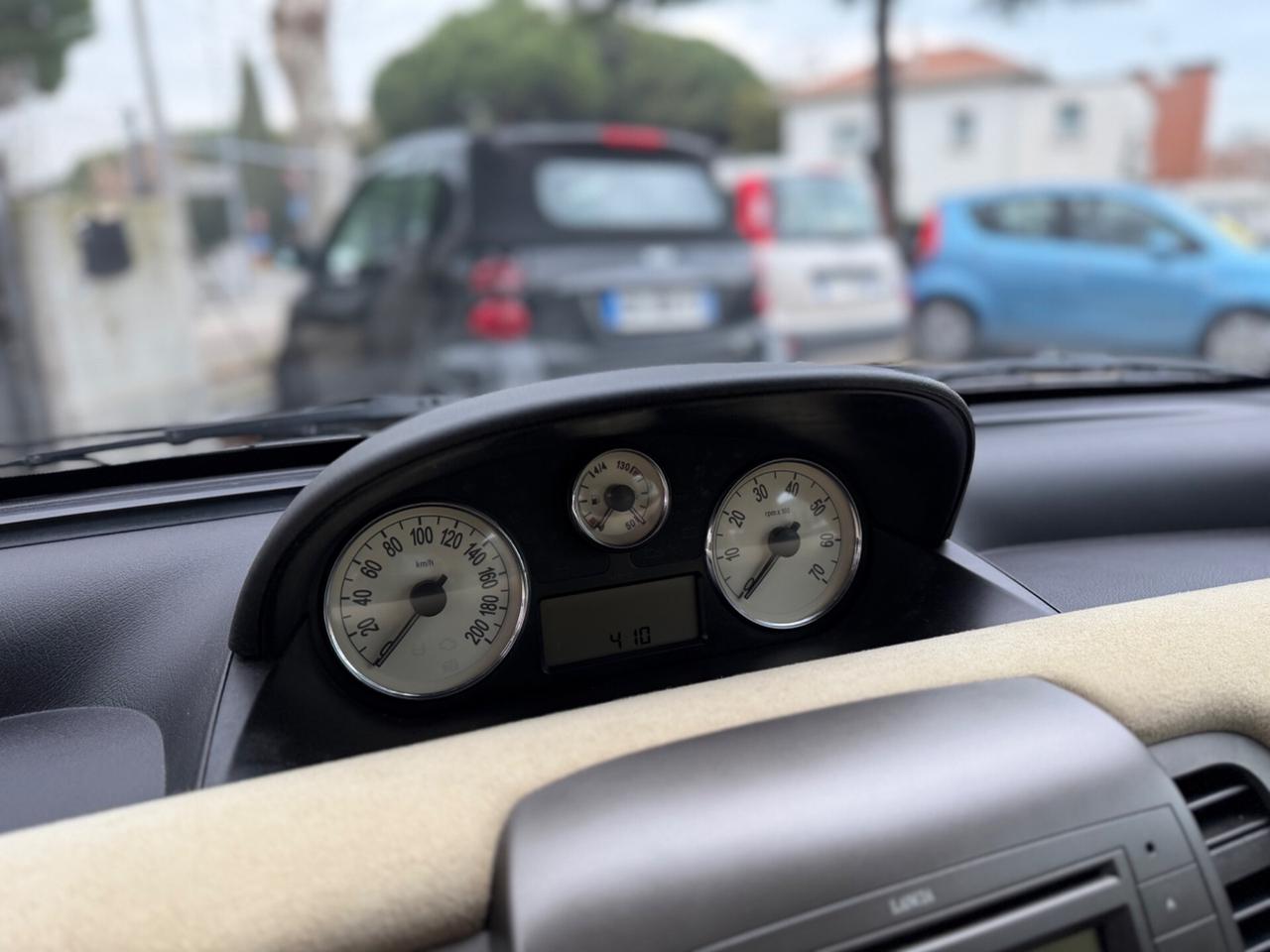 Lancia Ypsilon 1.2 16V Argento