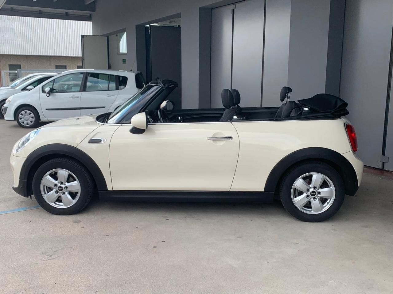 Mini Mini 1.5 Cooper D Cabrio