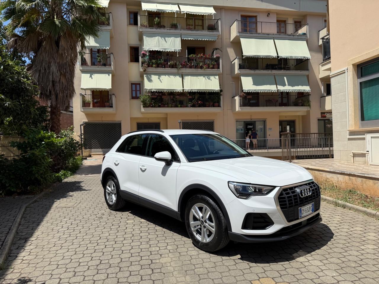 Audi Q3 35 TDI Business Advanced