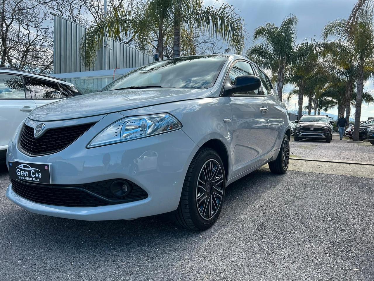 Lancia Ypsilon 1.2 69 CV 5 porte GPL Ecochic Gold