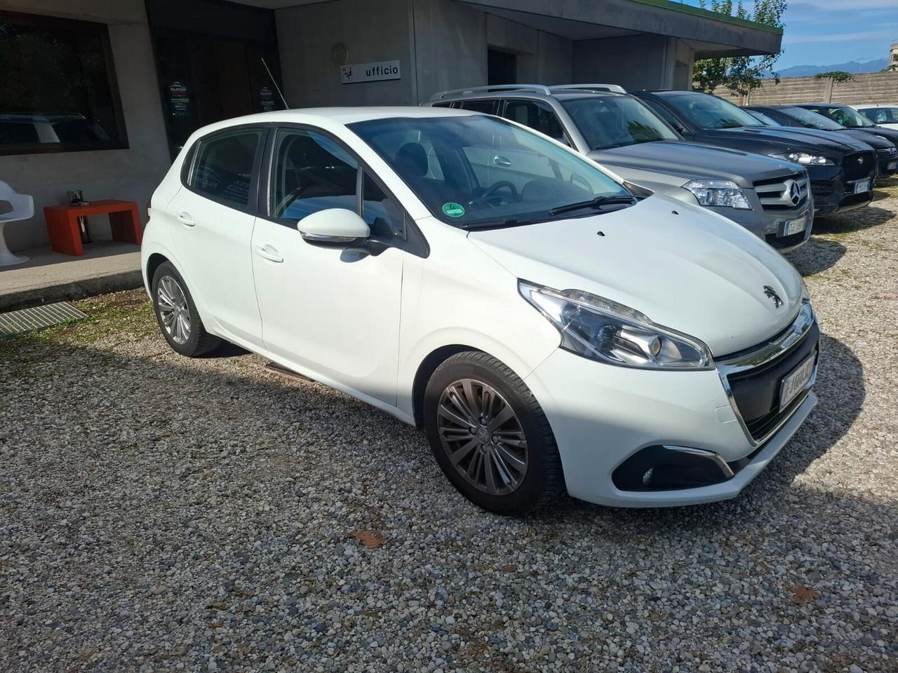 Peugeot 208 BlueHDi 75 5 porte Allure