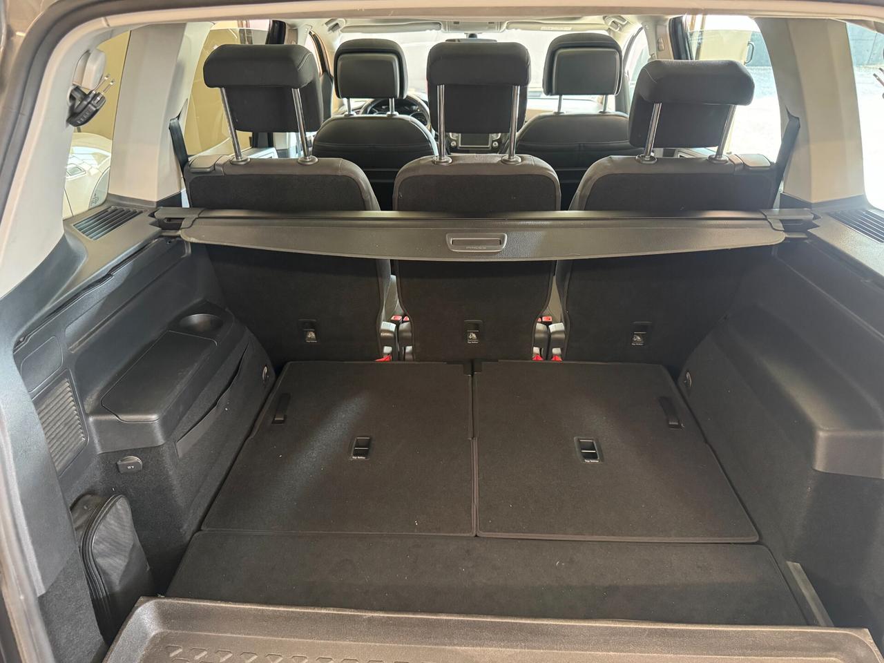 Volkswagen Touran 1.6 TDI Highline Technology 7 posti