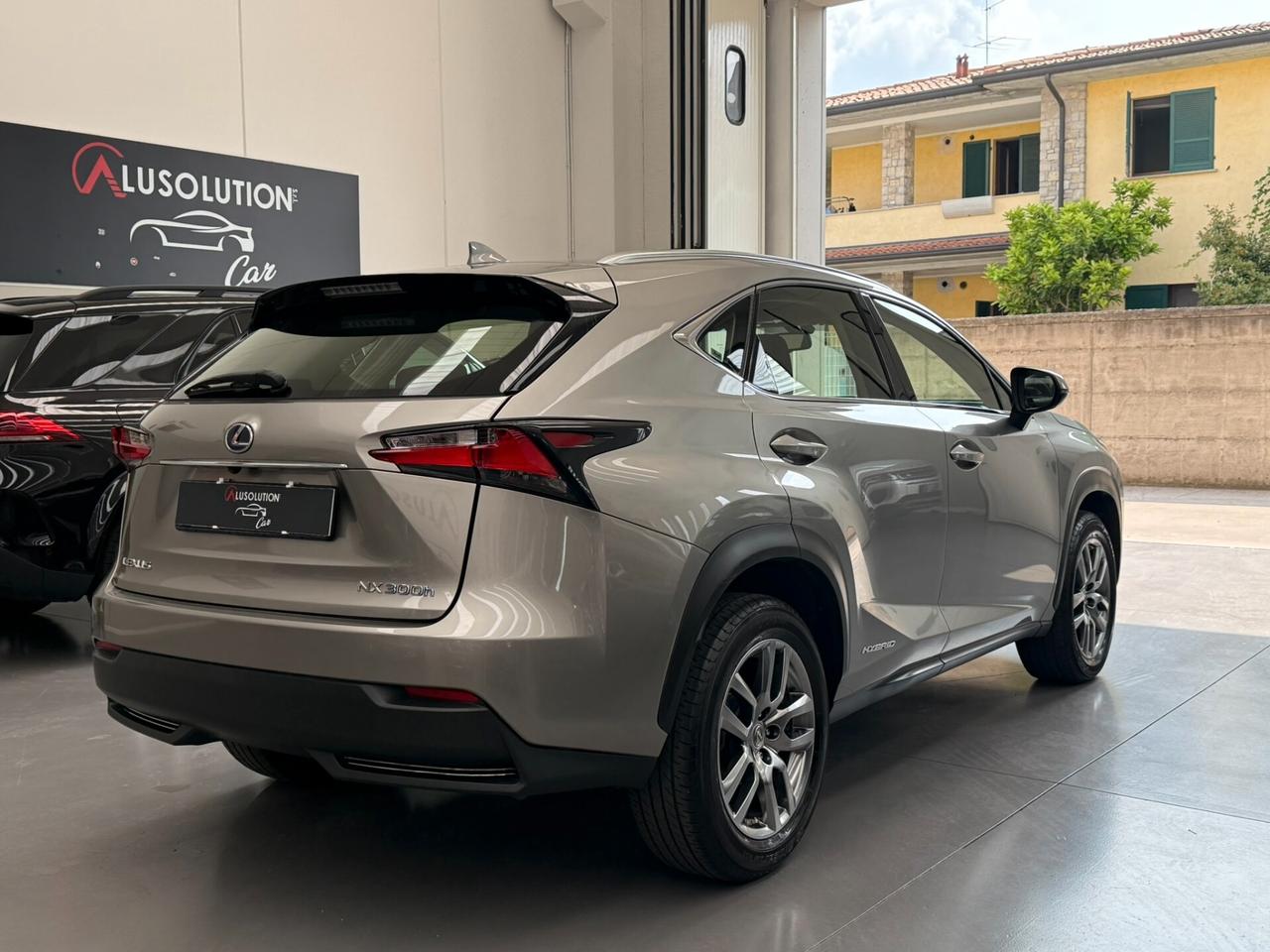 Lexus NX 300h NX Hybrid 4WD Executive