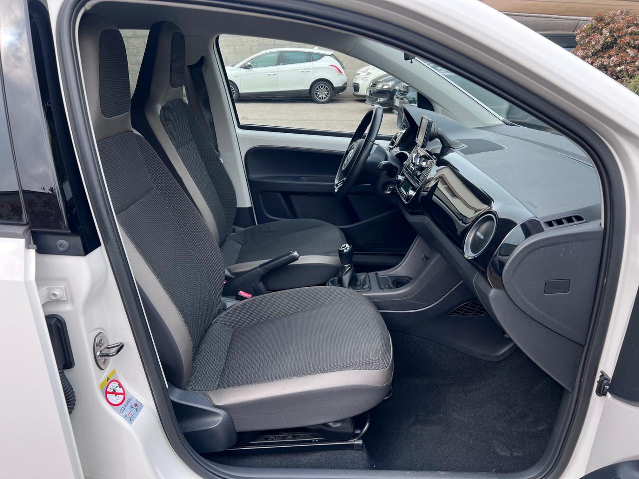 Volkswagen up! 5p 1.0 High 75cv NAVI/TEL17; OK NEOPAT. PERFETTA