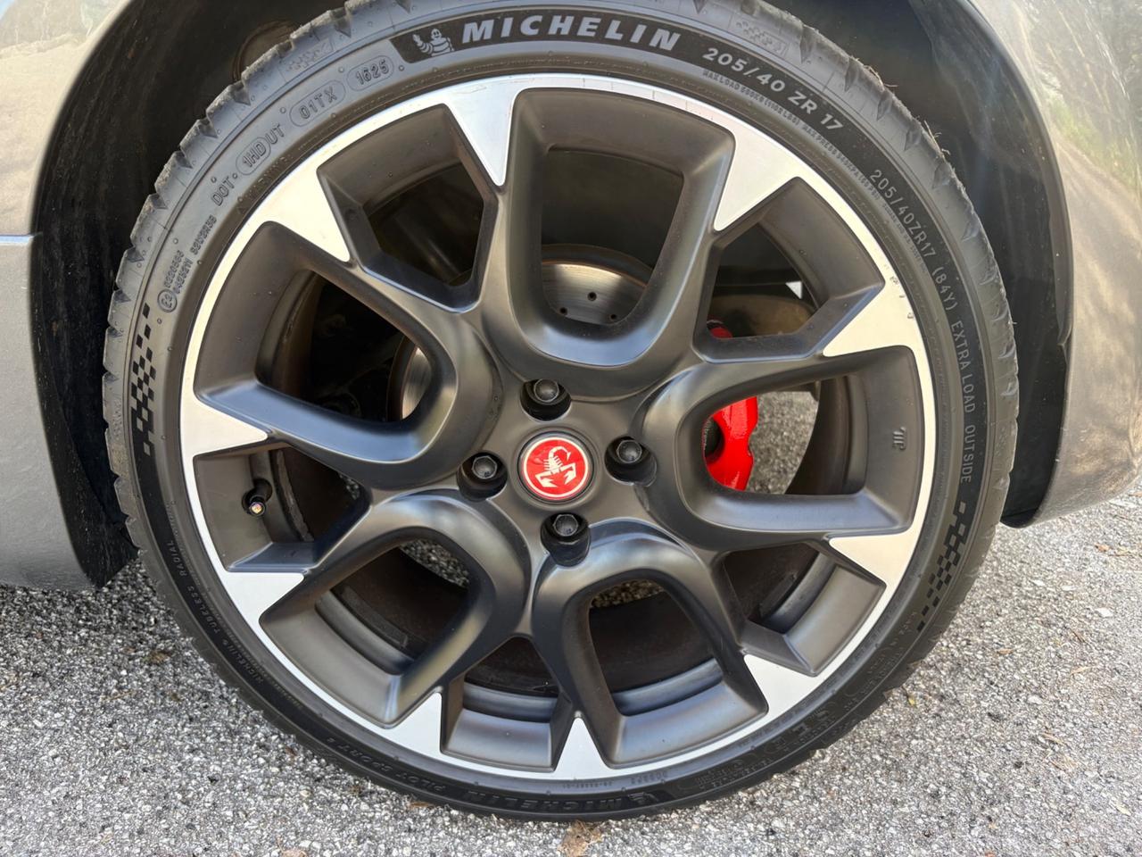 Abarth 595 1.4 Turbo T-Jet 180 CV Competizione