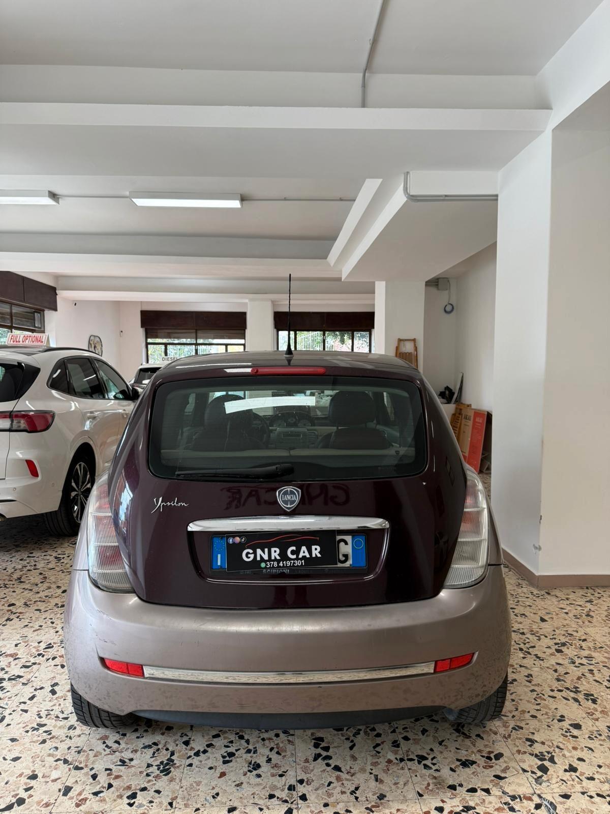 Lancia Ypsilon 1.3 MJT 90 CV Platino