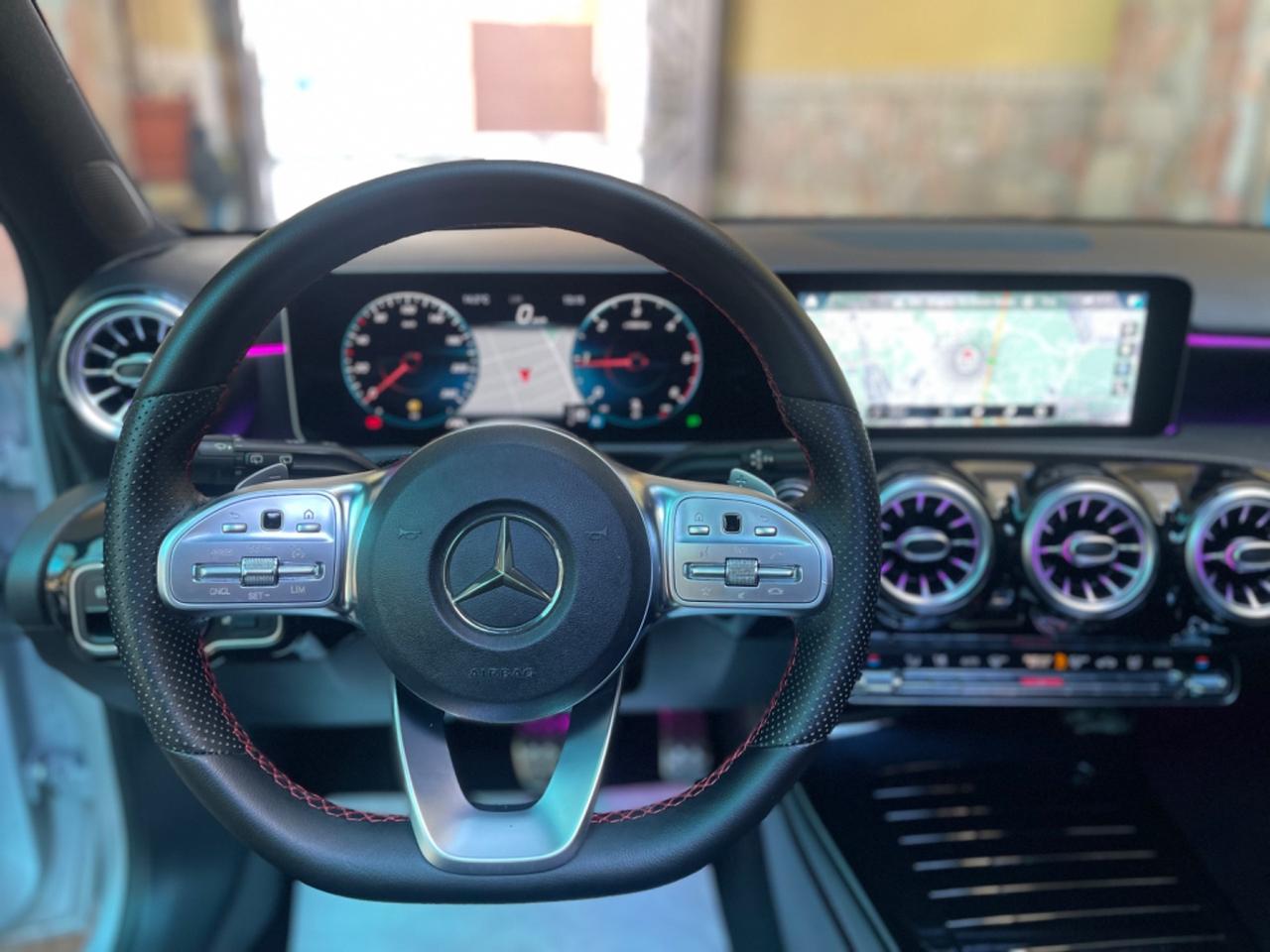 MERCEDES CLASSE A180d,PREMIUM,TETTO APRIBILE,PACC.LUCI