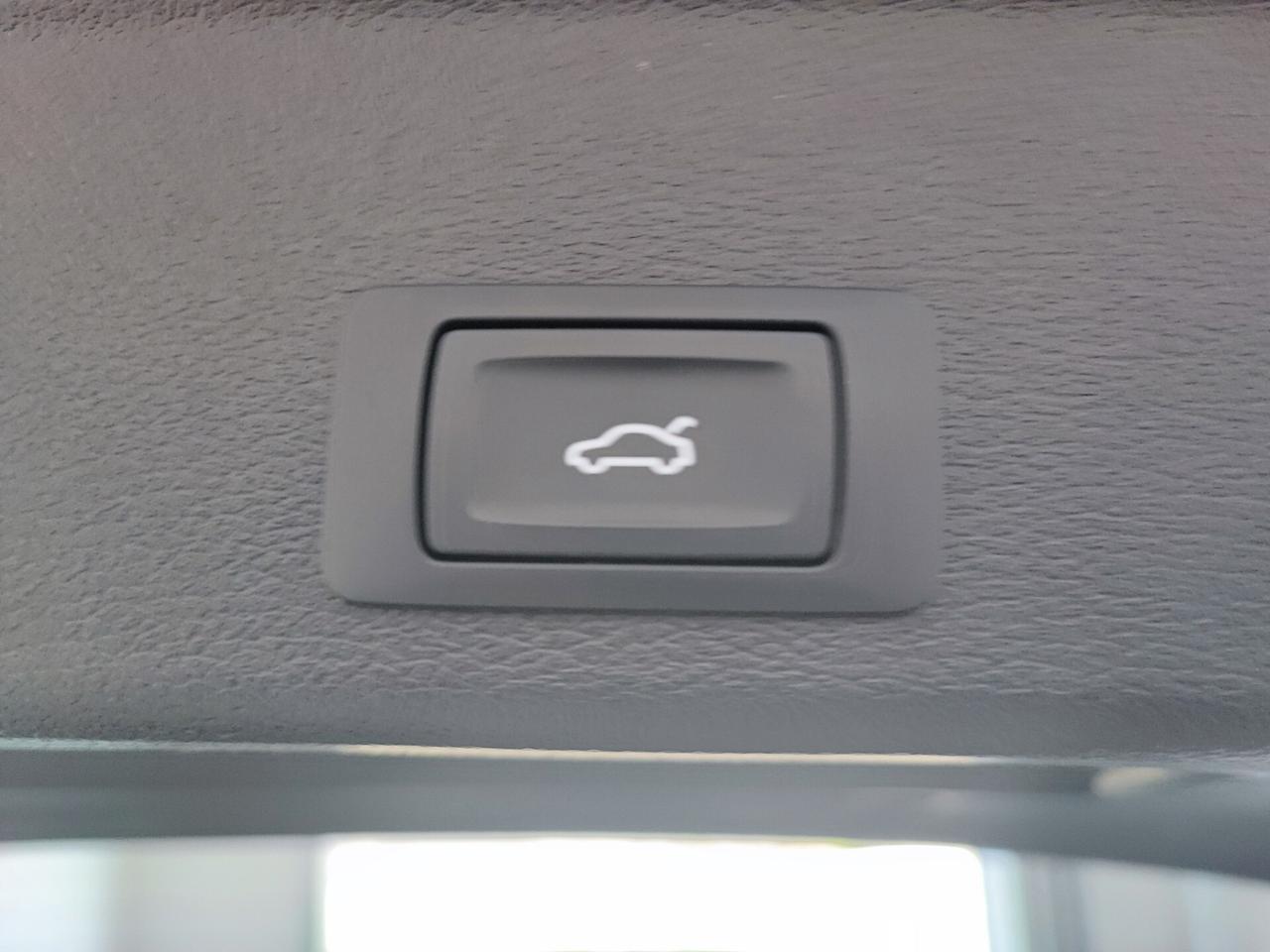 Audi A4 Avant 40 TDI quattro S tronic line edition