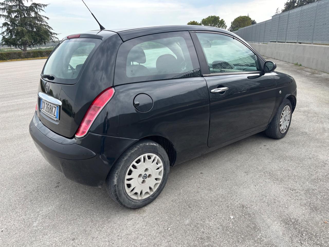 Lancia Ypsilon 1.2 16V Argento
