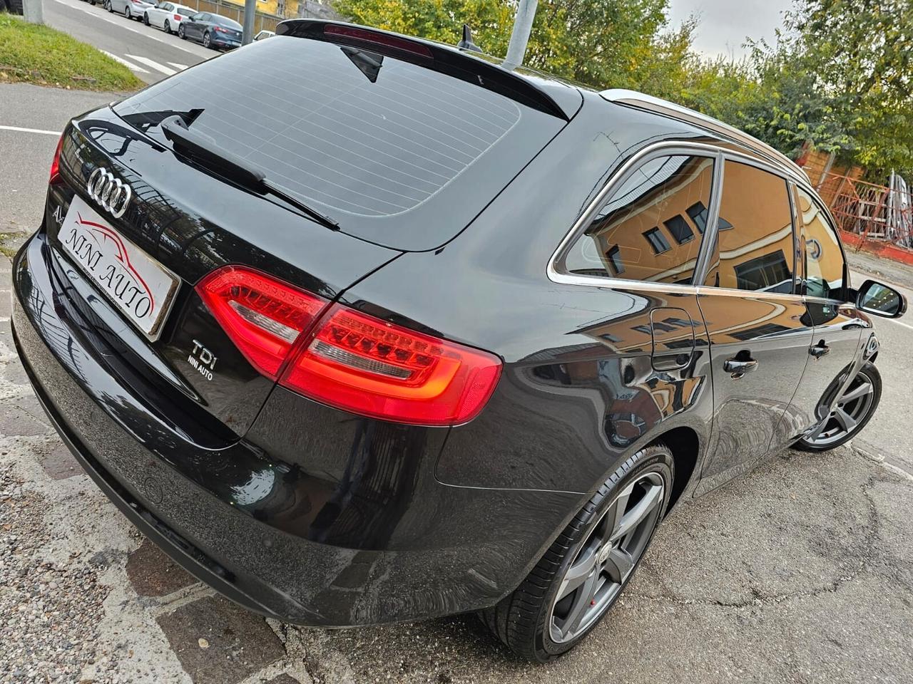 Audi A4 Avant 2.0 TDI 120cv Business Plus*Navi*Bi-Xeno*18*