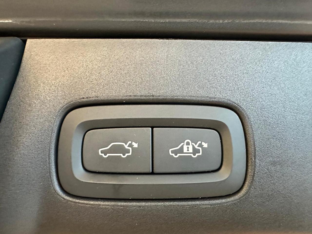 Volvo V90 Cross Country B4 (d) AWD Geartronic Business Pro