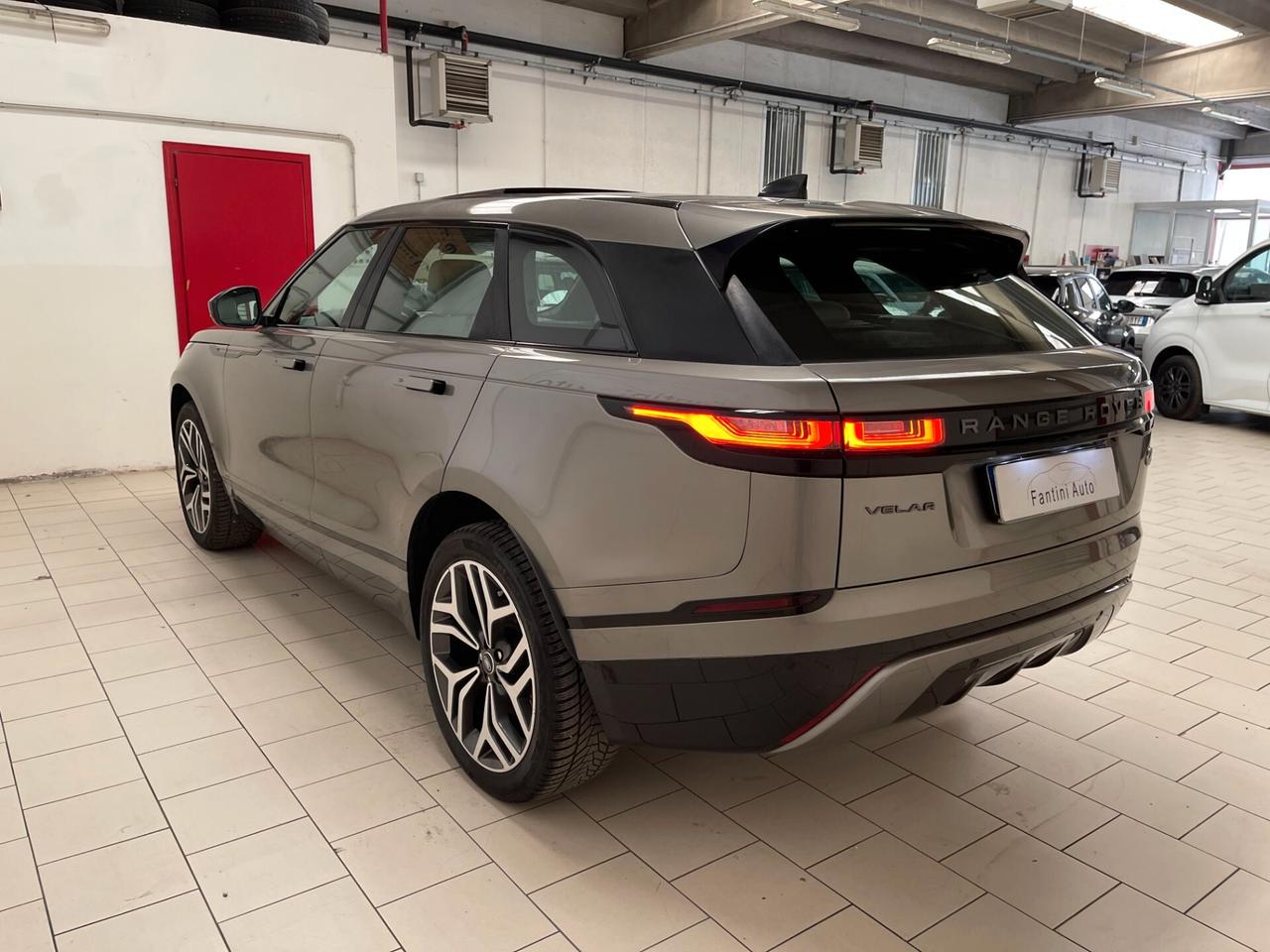 Land Rover Range Rover Velar R-Dynamic 2.0d 240cv c.auto-SOLO PER COMMERCIANTI-LEGGI SOTTO