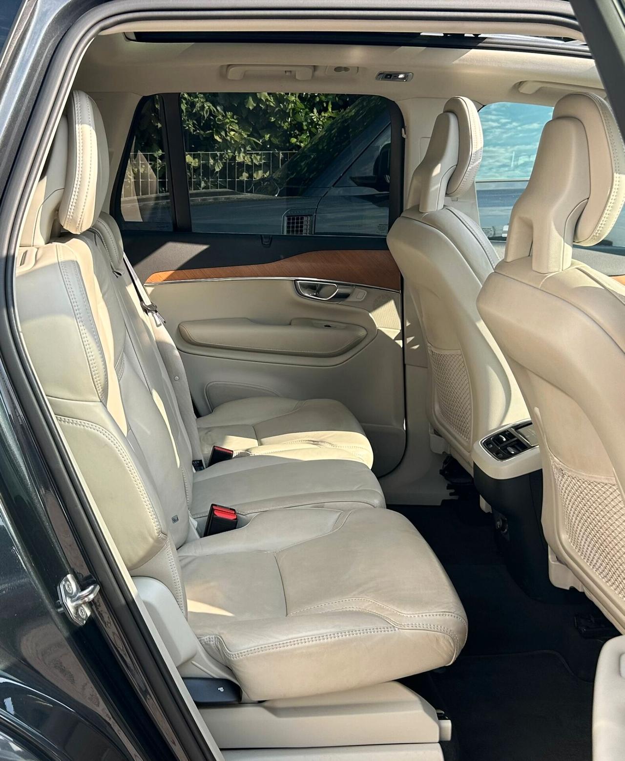 Volvo XC 90 XC90 D5 AWD Geartronic 7 posti Momentum