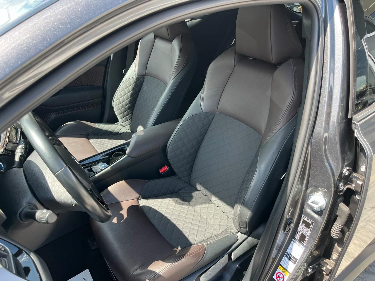 Toyota C-HR 1.8 Hybrid E-CVT Lounge