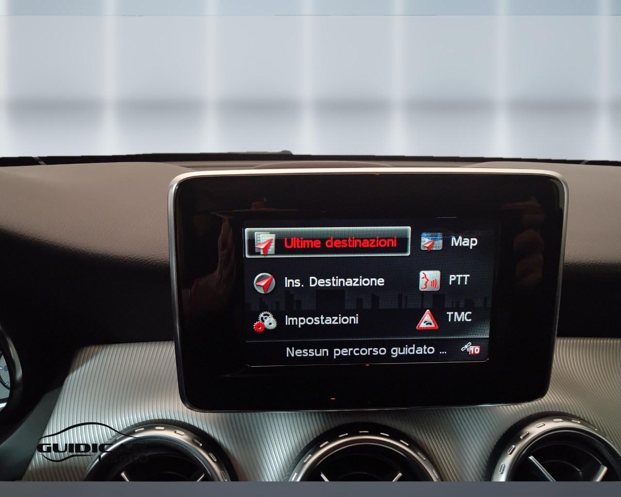 Mercedes-Benz GLA-X156 2014 - GLA 220 d (cdi) Sport 4matic 170cv auto