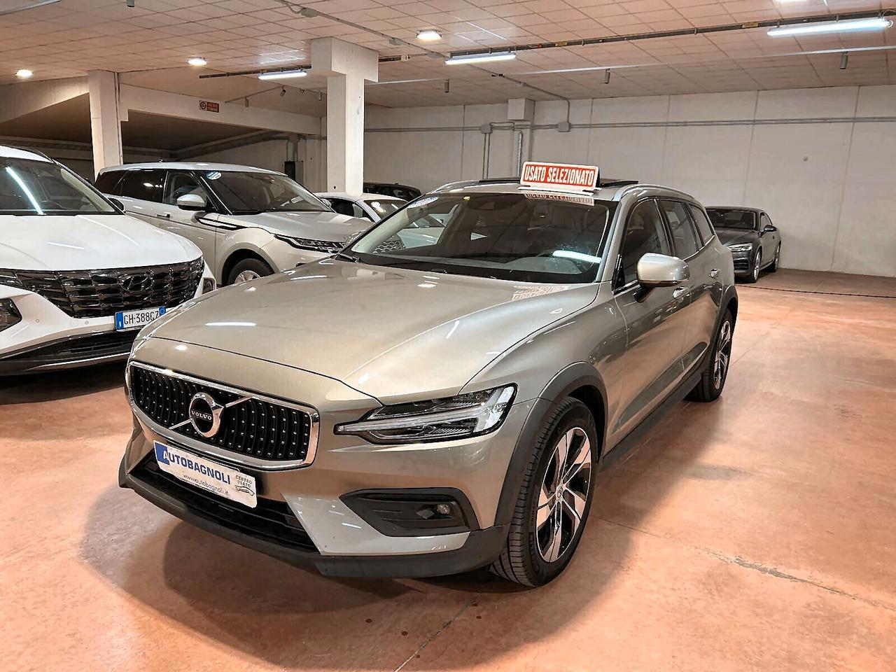 Volvo V60 Cross Country BUSINESS PRO B4 (d) AWD Geartronic 48000 KM