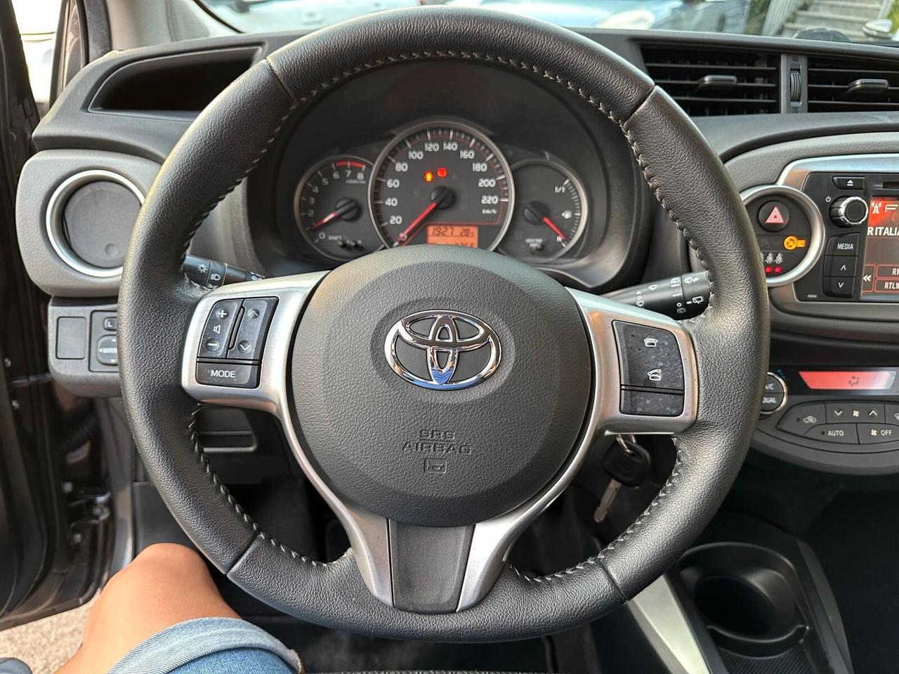 Toyota Yaris 1.3 5 porte Lounge Multidrive S