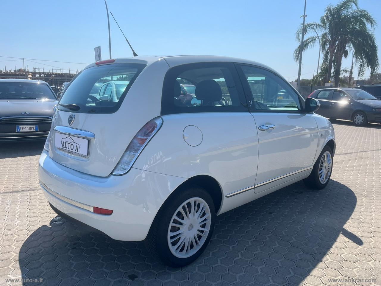 LANCIA Ypsilon 1.2 69 CV Platino