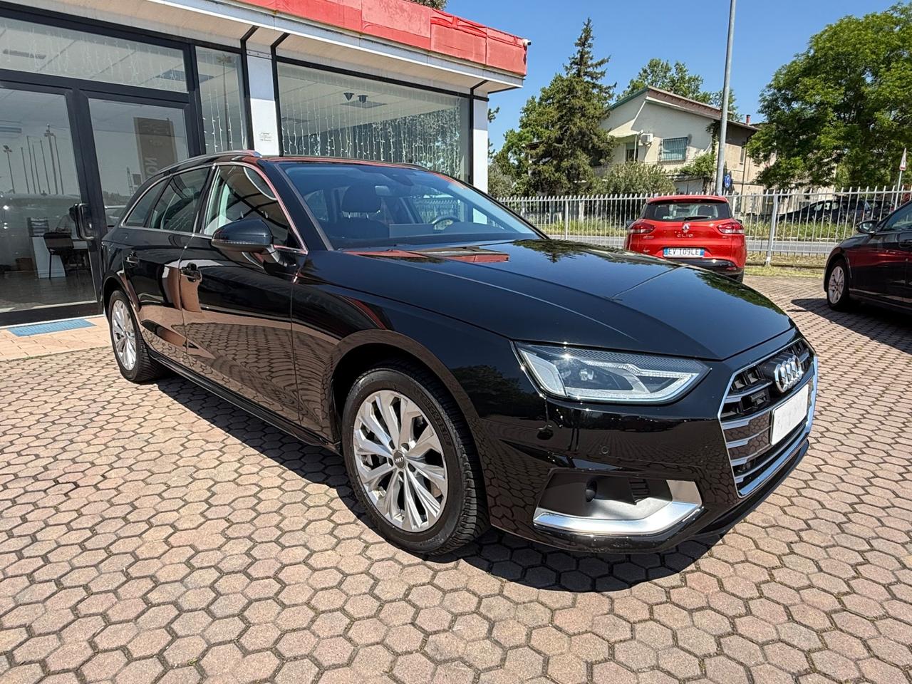 Audi A4 Avant 40 TDI quattro S tronic Business Advanced