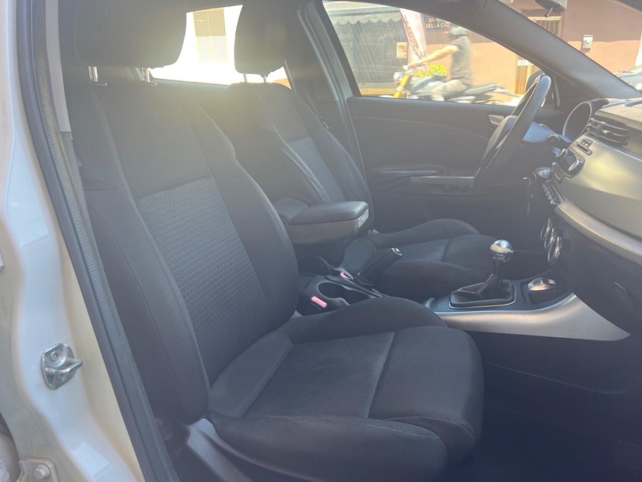 Alfa Romeo Giulietta 1.6 JTDm-2 105 CV Exclusive
