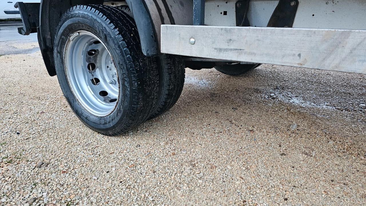 FORD TRANSIT 2.4 CC TDCI 140 CV CASSONE FISSO 3 POSTI GEMELLATO 2010 EU4 € 6.500,00