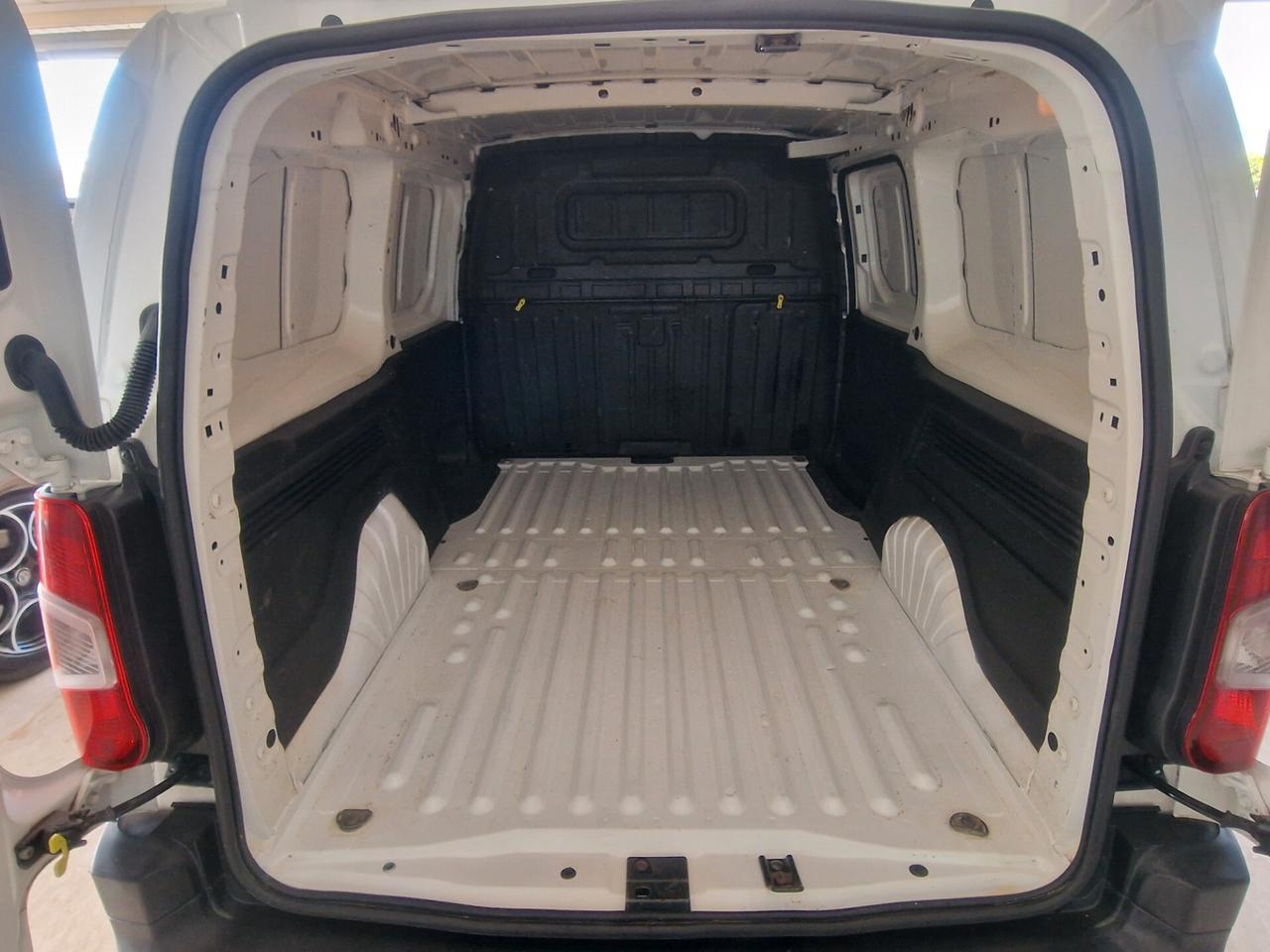 Opel Combo 1.5 diesel L2 3Posti