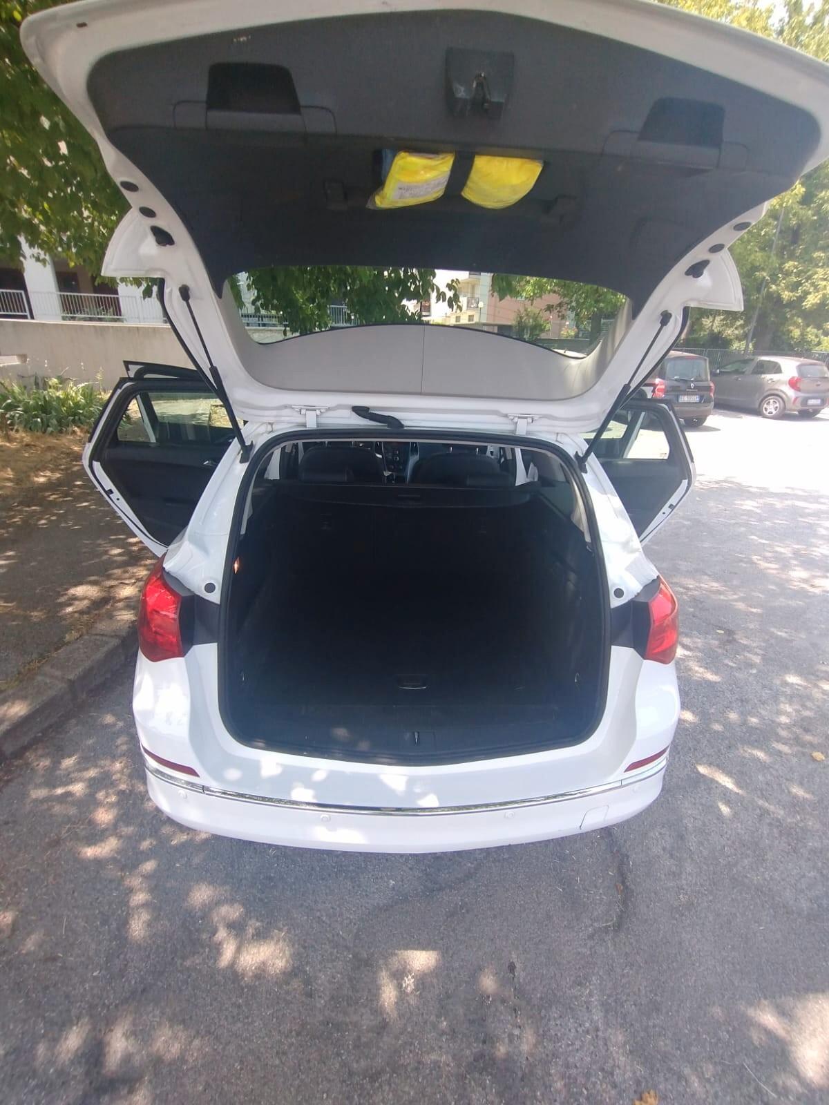 Opel Astra 1.4 Turbo 140CV Sports Tourer GPL Tech Cosmo