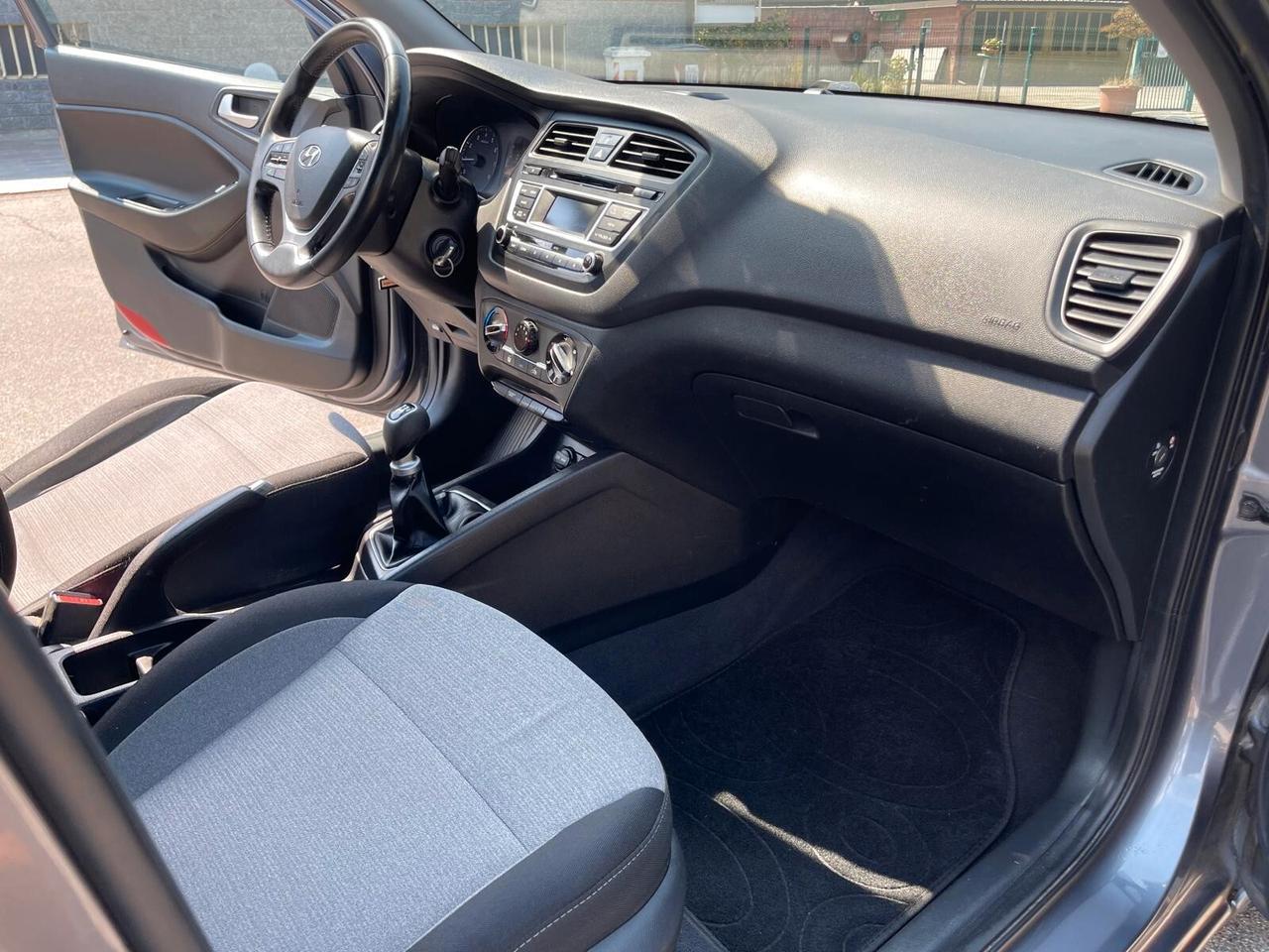 Hyundai i20 1.2 84 CV 5p Style - Neopatentati